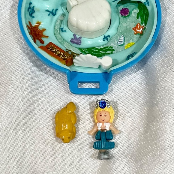 Vintage Polly Pocket 1992 Jeweled Sea COMPLETE Blue Gem Treasure - Picture 9 of 11